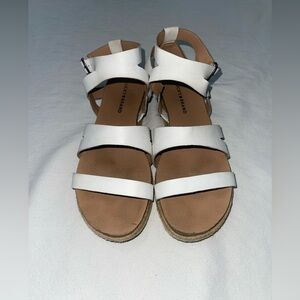 Lucky Brand-Women’s Size 9 Glaina White Leather Strappy Sandals